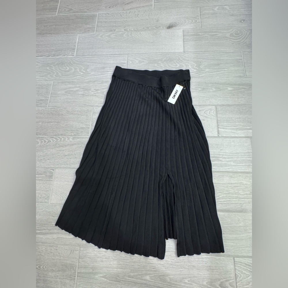 DKNY Pleated Ribbed Knit Black Skirt Size Large NWT - Picture 3 of 5